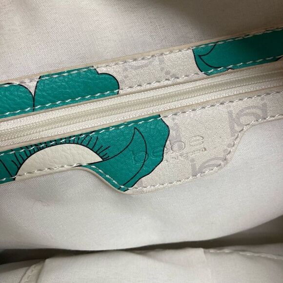 BEBE Los Angeles Pippa Poppy Green & White satchel - Picture 11 of 12